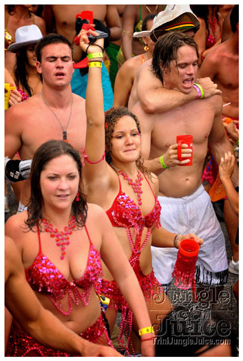 kadooment_day_2011_pt3-069