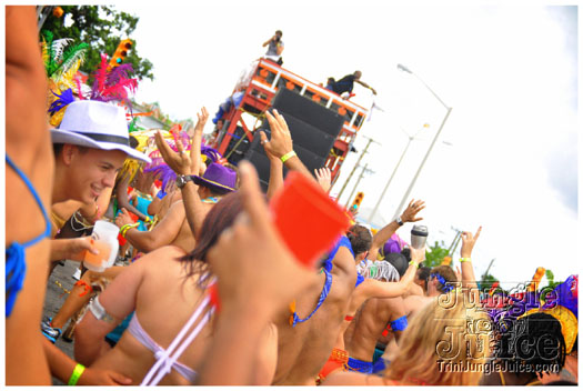 kadooment_day_2011_pt3-085