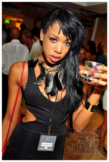 rihanna_after_party_2011-009