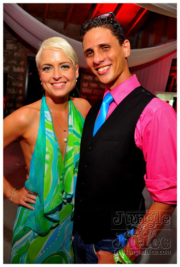 rihanna_after_party_2011-011