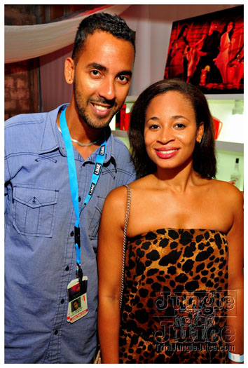 rihanna_after_party_2011-013