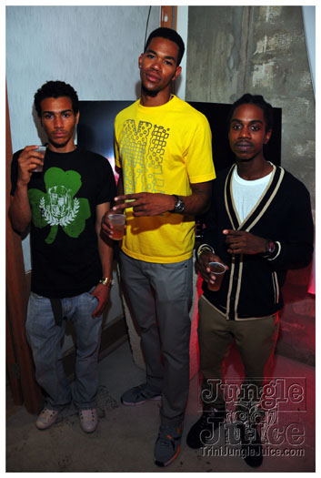 rihanna_after_party_2011-017