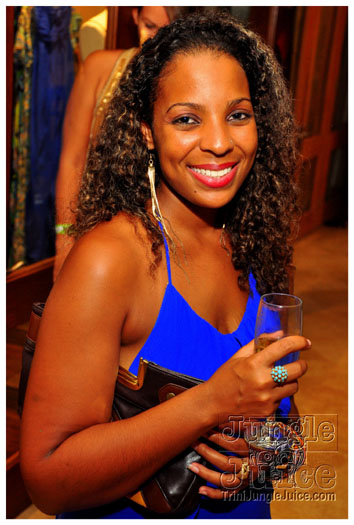 rihanna_after_party_2011-019