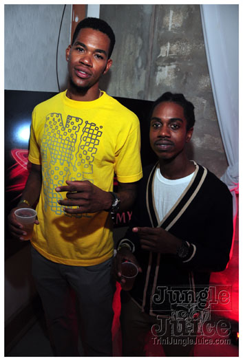 rihanna_after_party_2011-021