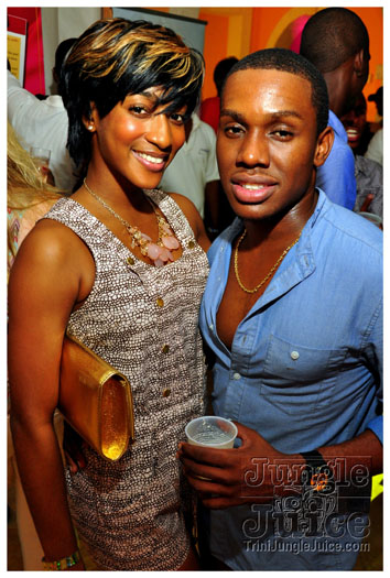 rihanna_after_party_2011-034