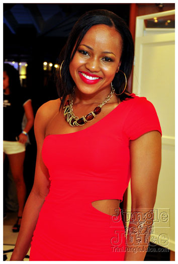 rihanna_after_party_2011-046