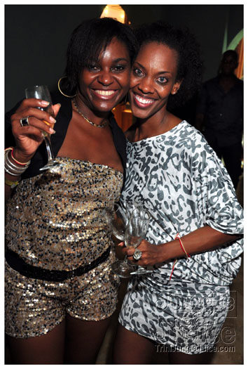 rihanna_after_party_2011-052