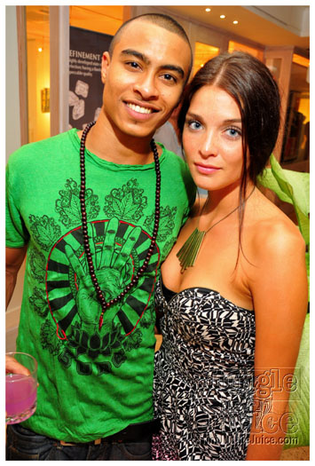 rihanna_after_party_2011-069