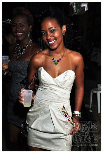 rihanna_loud_tour_2011-032