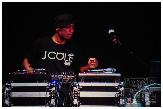 rihanna_loud_tour_2011-054