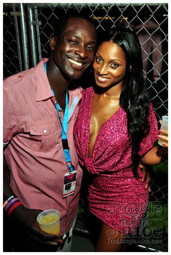 rihanna_loud_tour_2011-064