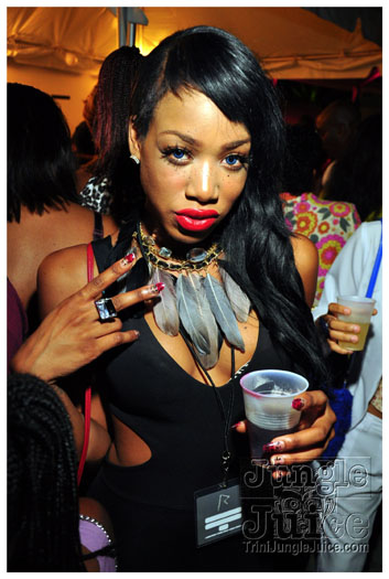 rihanna_loud_tour_2011-065