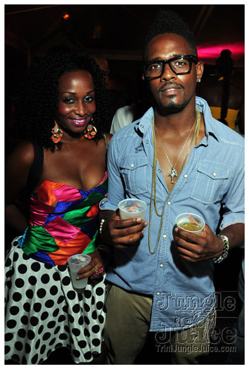 rihanna_loud_tour_2011-068