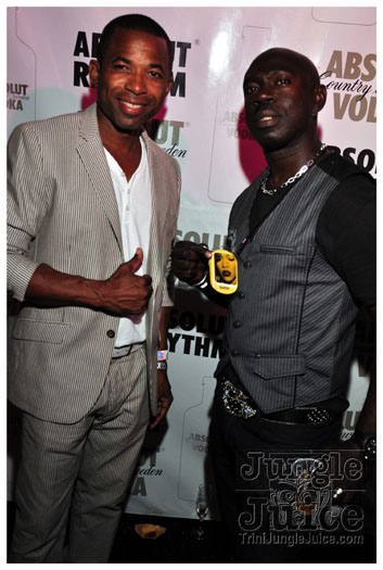 rihanna_loud_tour_2011-091