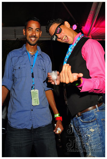 rihanna_loud_tour_2011-098