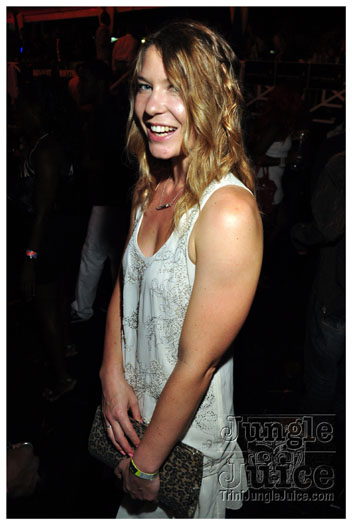 rihanna_loud_tour_2011-104