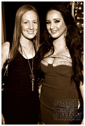 rihanna_loud_tour_2011-110