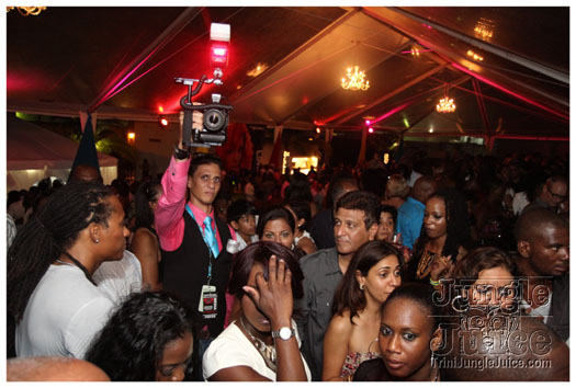 rihanna_loud_tour_2011-116