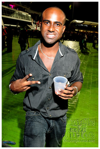 rihanna_loud_tour_2011-127