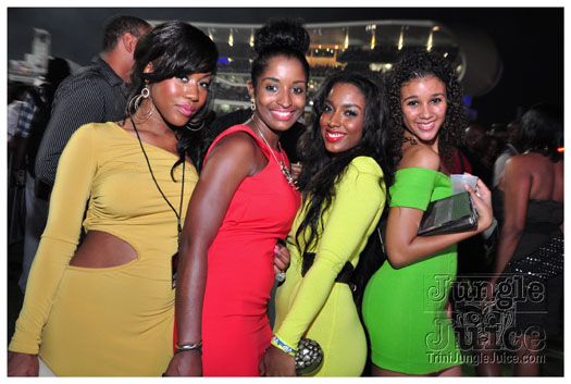 rihanna_loud_tour_2011-134