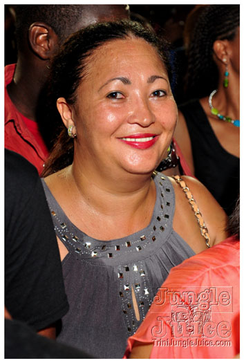 rihanna_loud_tour_2011-141