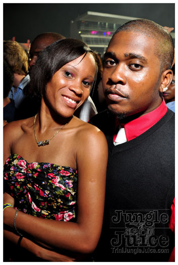 rihanna_loud_tour_2011-142