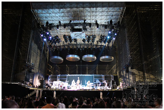 rihanna_loud_tour_2011-149