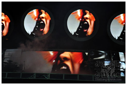 rihanna_loud_tour_2011-152