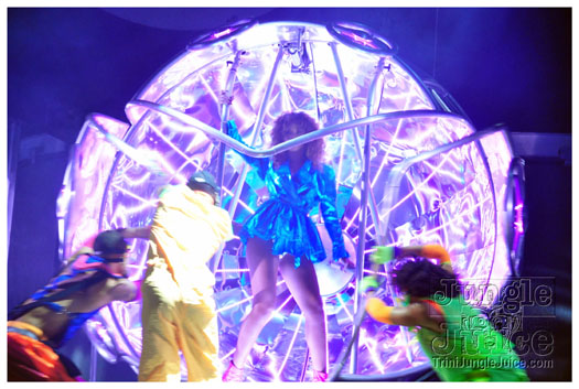rihanna_loud_tour_2011-156