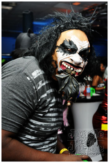 mask_halloween_2011-001