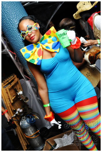 mask_halloween_2011-015