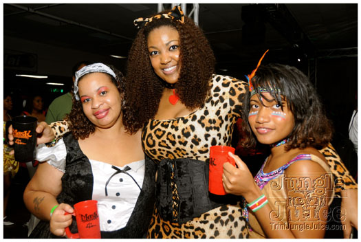 mask_halloween_2011-023