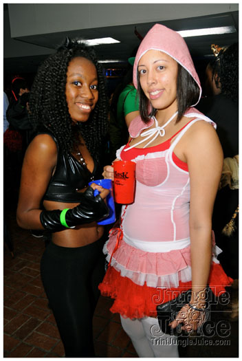 mask_halloween_2011-031