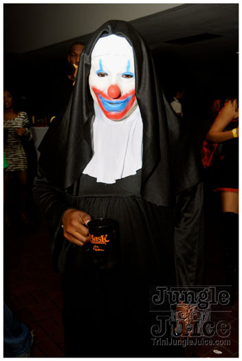 mask_halloween_2011-045