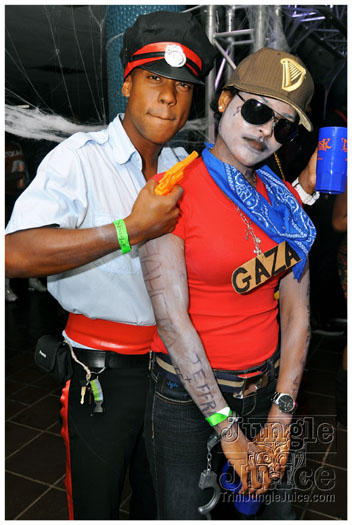 mask_halloween_2011-051