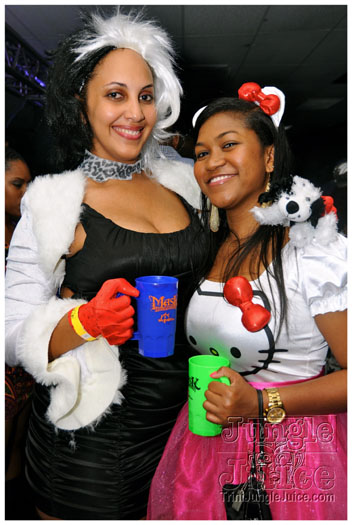 mask_halloween_2011-052