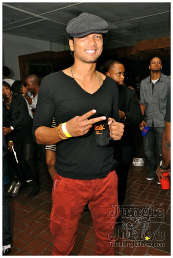 mask_halloween_2011-055