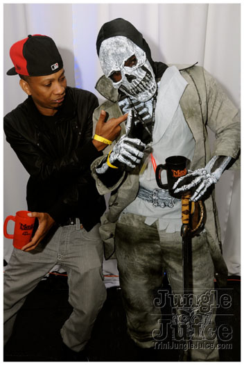 mask_halloween_2011-070