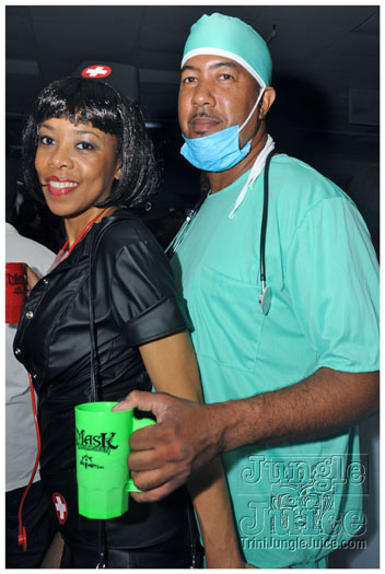 mask_halloween_2011-078