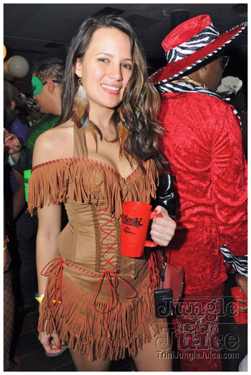 mask_halloween_2011-079