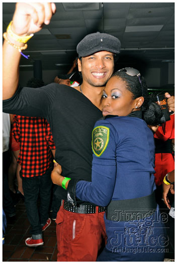 mask_halloween_2011-087