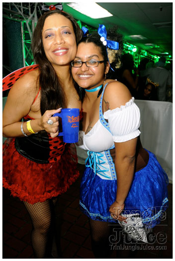 mask_halloween_2011-099