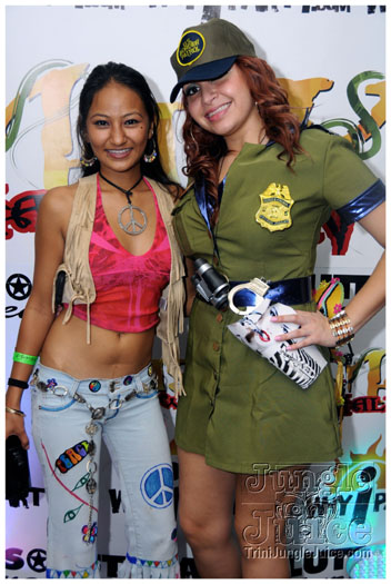 mask_halloween_2011-150