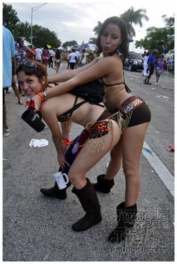 miami_carnival_2011_part3-157