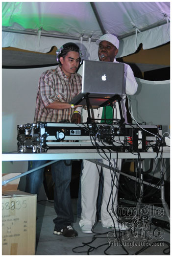 waggy_t_anniversary_apr30-012