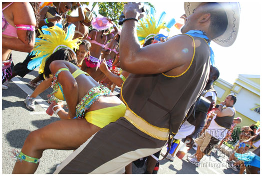 cayman_carnival_2011_part1-036