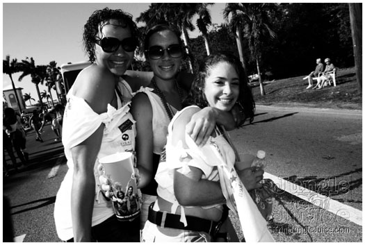 cayman_carnival_2011_part1-060