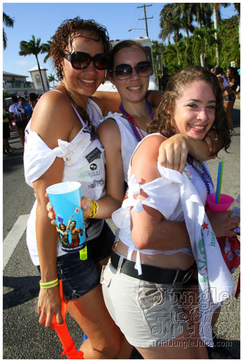 cayman_carnival_2011_part1-061