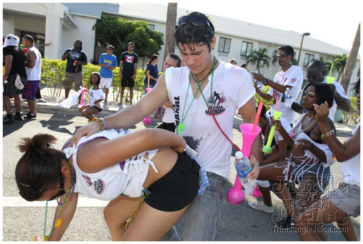cayman_carnival_2011_part1-065
