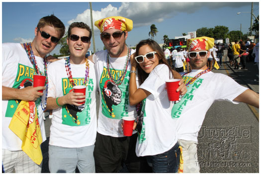 cayman_carnival_2011_part1-094